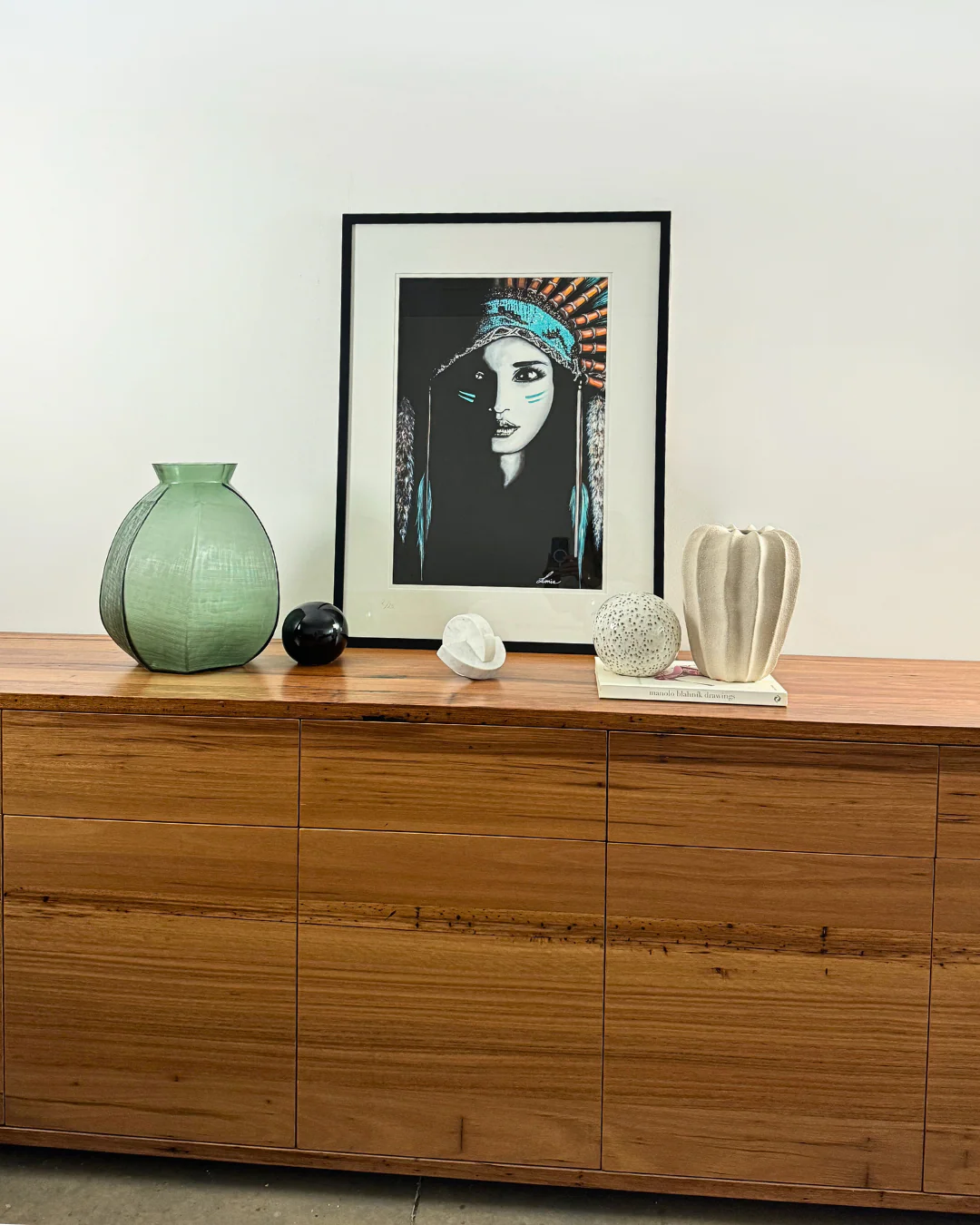 Lunara Arc Sculpture – White Marble - Image 5