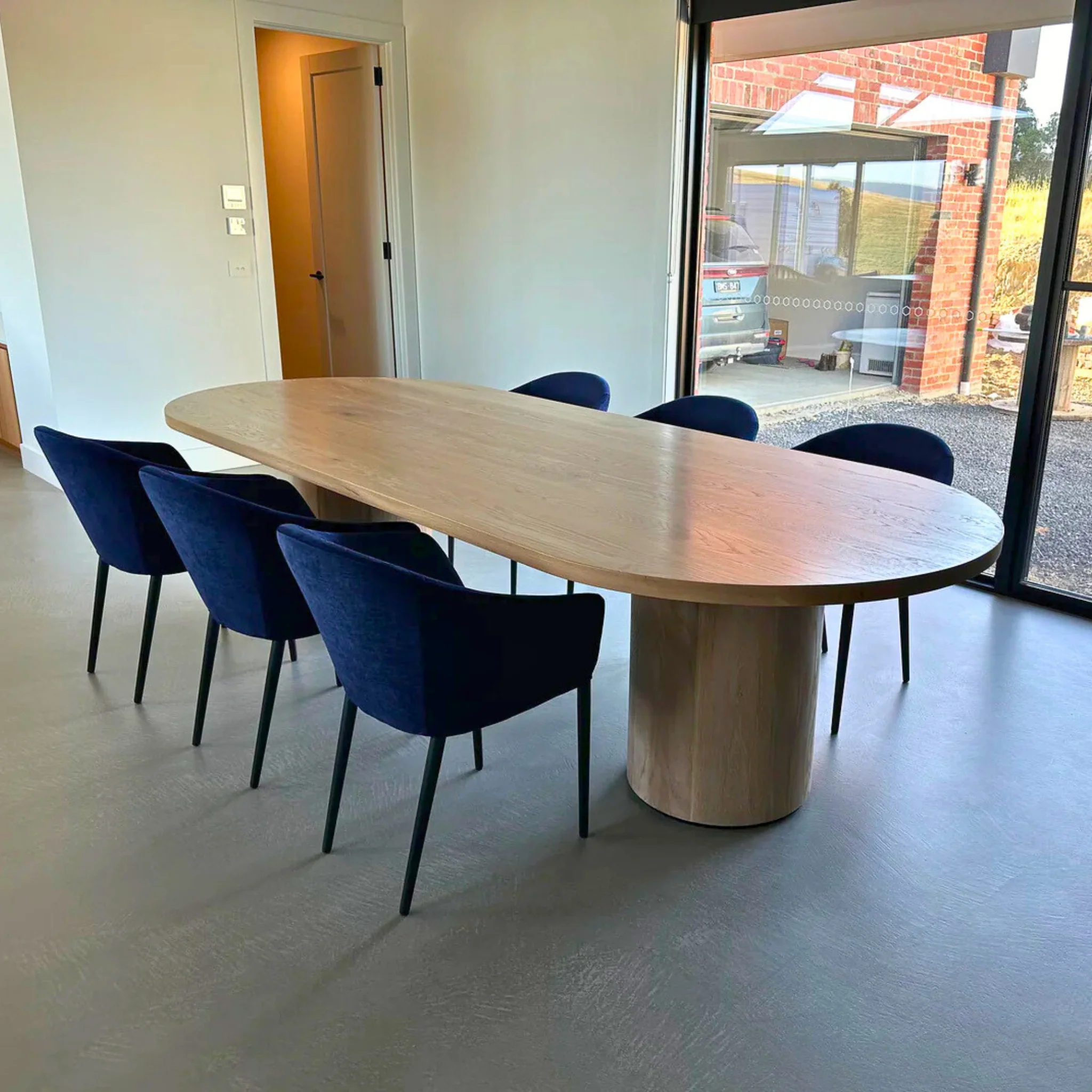 St Tropez Dining Table - Image 3